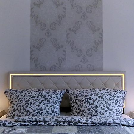 Apartment Regina Менезе Екстер'єр фото