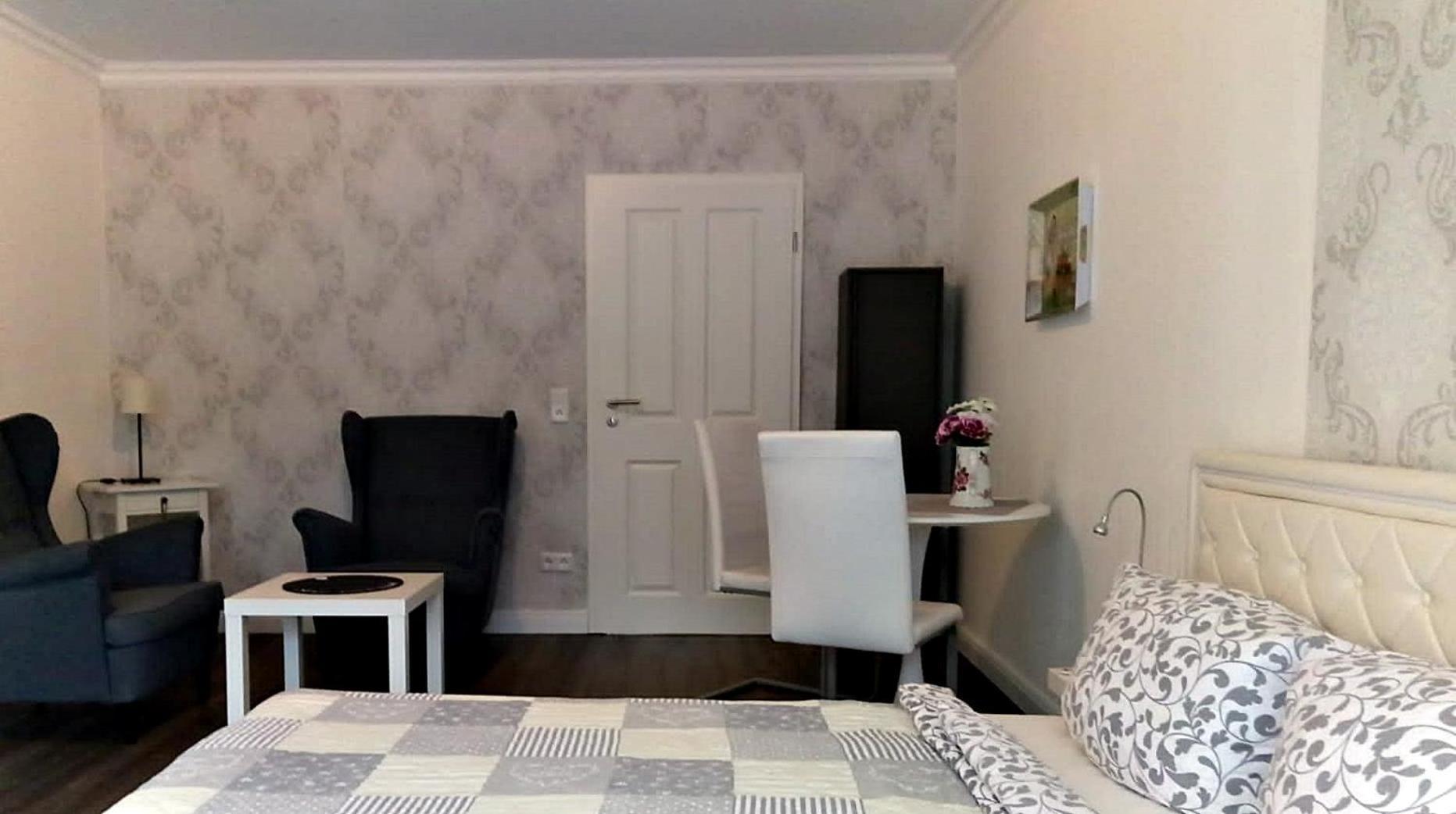 Apartment Regina Менезе Екстер'єр фото